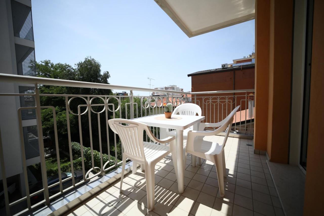 Residence Mariavittoria Lido di Jesolo Exterior foto