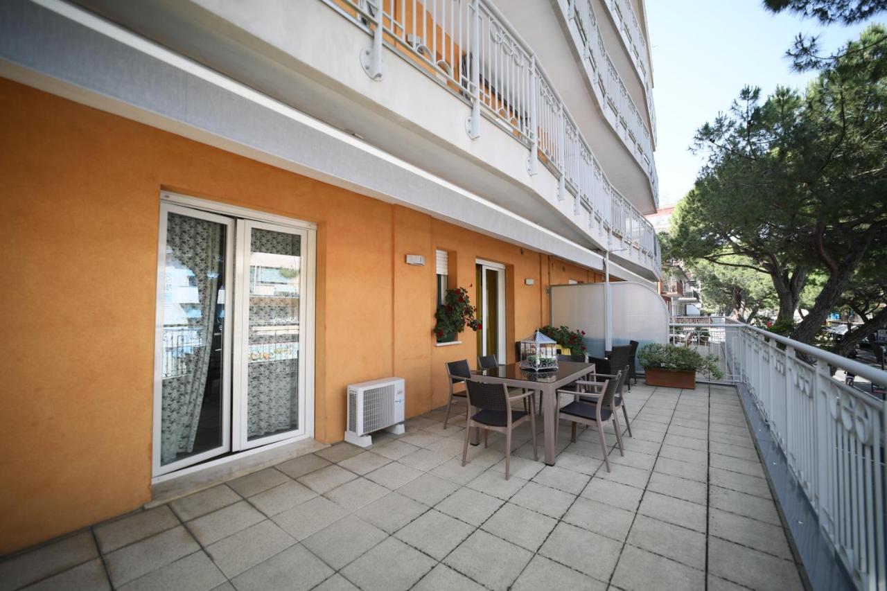 Residence Mariavittoria Lido di Jesolo Exterior foto