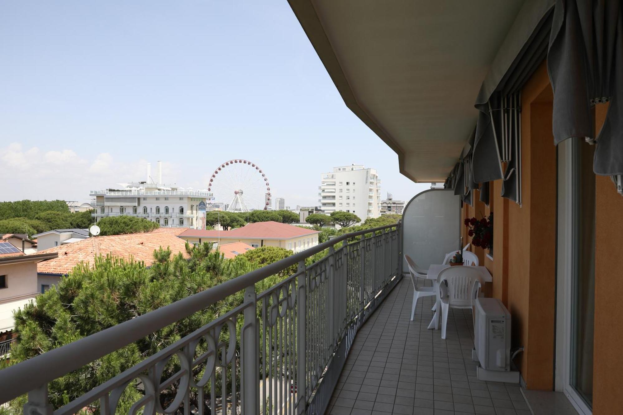 Residence Mariavittoria Lido di Jesolo Exterior foto